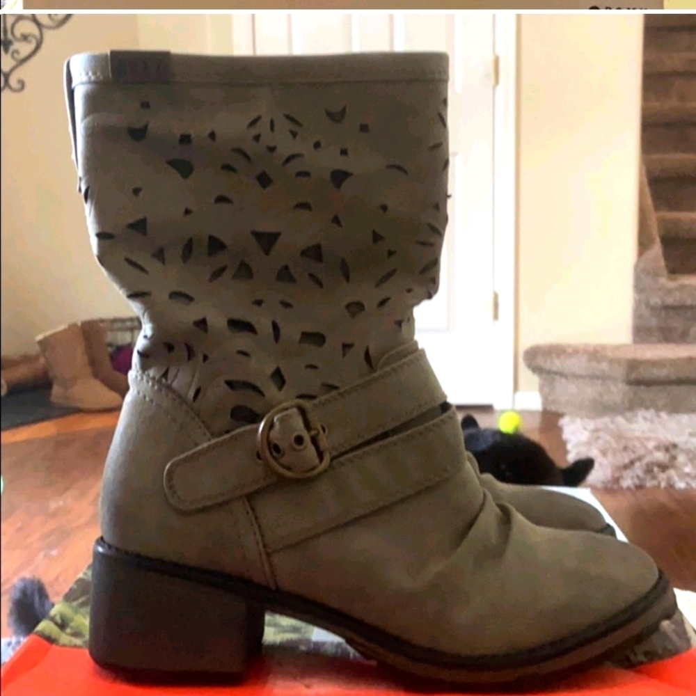 New Roxy Boots